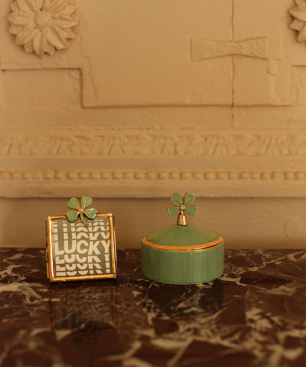 Doing Goods Circus Box Lucky Clover green medium
